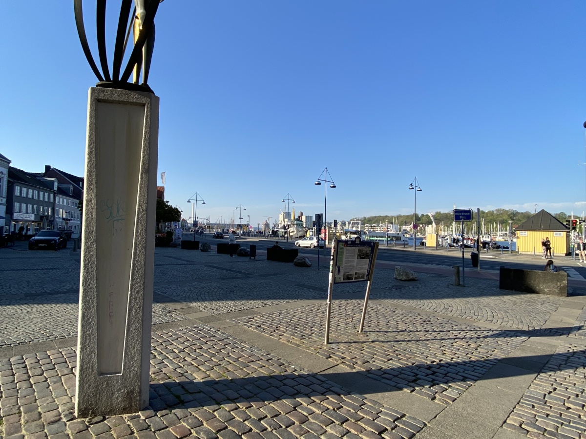 Mit der „Alex“ auf den Spuren der Fördedampfer: Eine Zeitreise am Schiffbrückeplatz in Flensburg